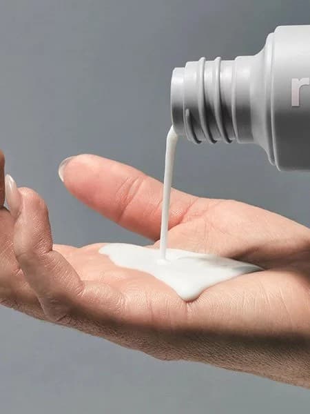 Эссенция для лица Rhode Glazing Milk, 65 ml 3