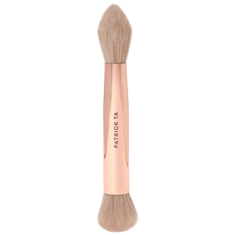 Patrick Ta Dual-Ended Sculpting Brush,Двусторонняя кисть для нанесения кремовых и пудровых продуктов, 8.9 см
