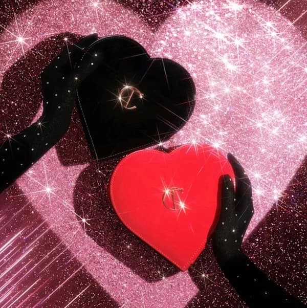 Лимитированная косметичка L.O.V.E. BAG LIMITED EDITION RED 2