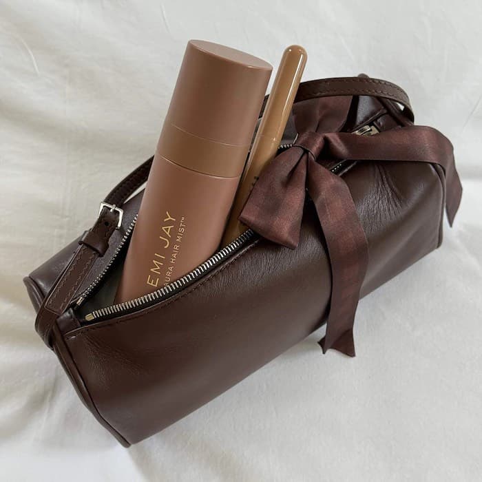 Emi Jay  Aura Hair & Body Fragrance Mist in Toasted Sugar Мист-спрей для волос и тела с ароматом жжёного сахара, ванили и амбры; 53 мл 10