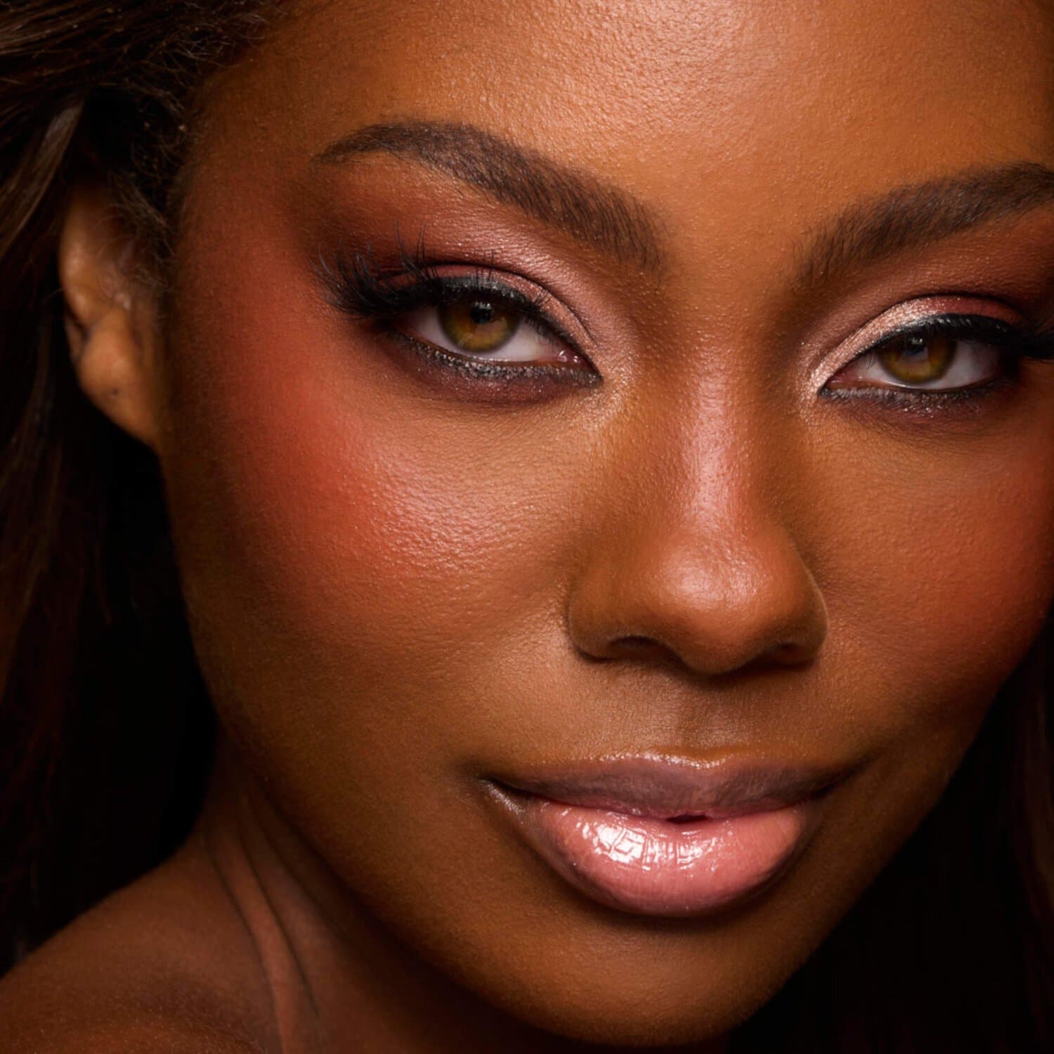 LAWLESS The Dreamy Daisy Duo,набор для макияжа, (Forget The Filler в оттенке Blushed Sand+Pinch My Cheeks в оттенке Angel) 5