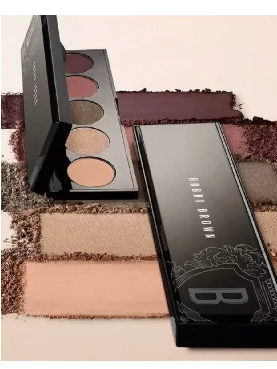 Bobbi Brown  Палетки теней ROSEY NUDES EYE SHADOW PALETTE 3
