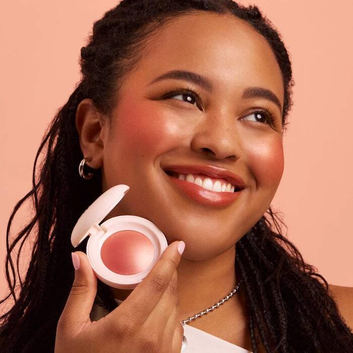 RARE BEAUTY SOFT PINCH LUMINOUS POWDER BLUSH в оттенке JOY, пудровые румяна для лица, 2.8g 2