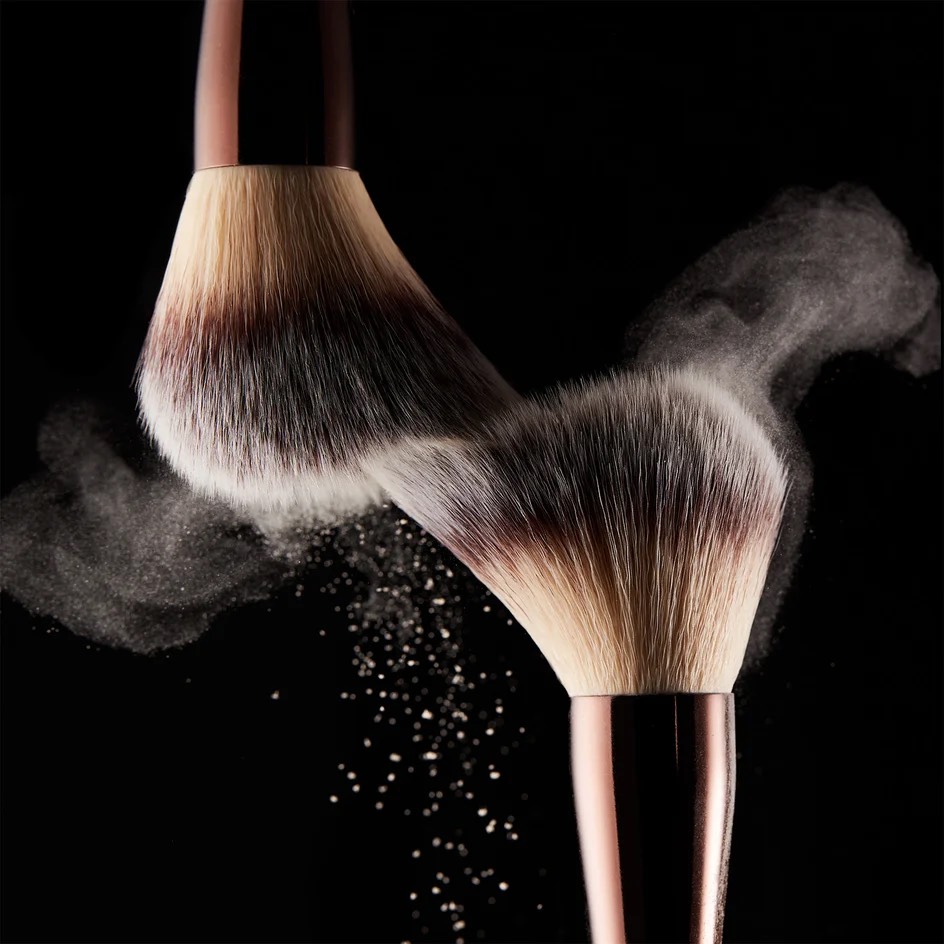 HOURGLASS  Двусторонняя кисть для пудры VEIL™ POWDER BRUSH 4