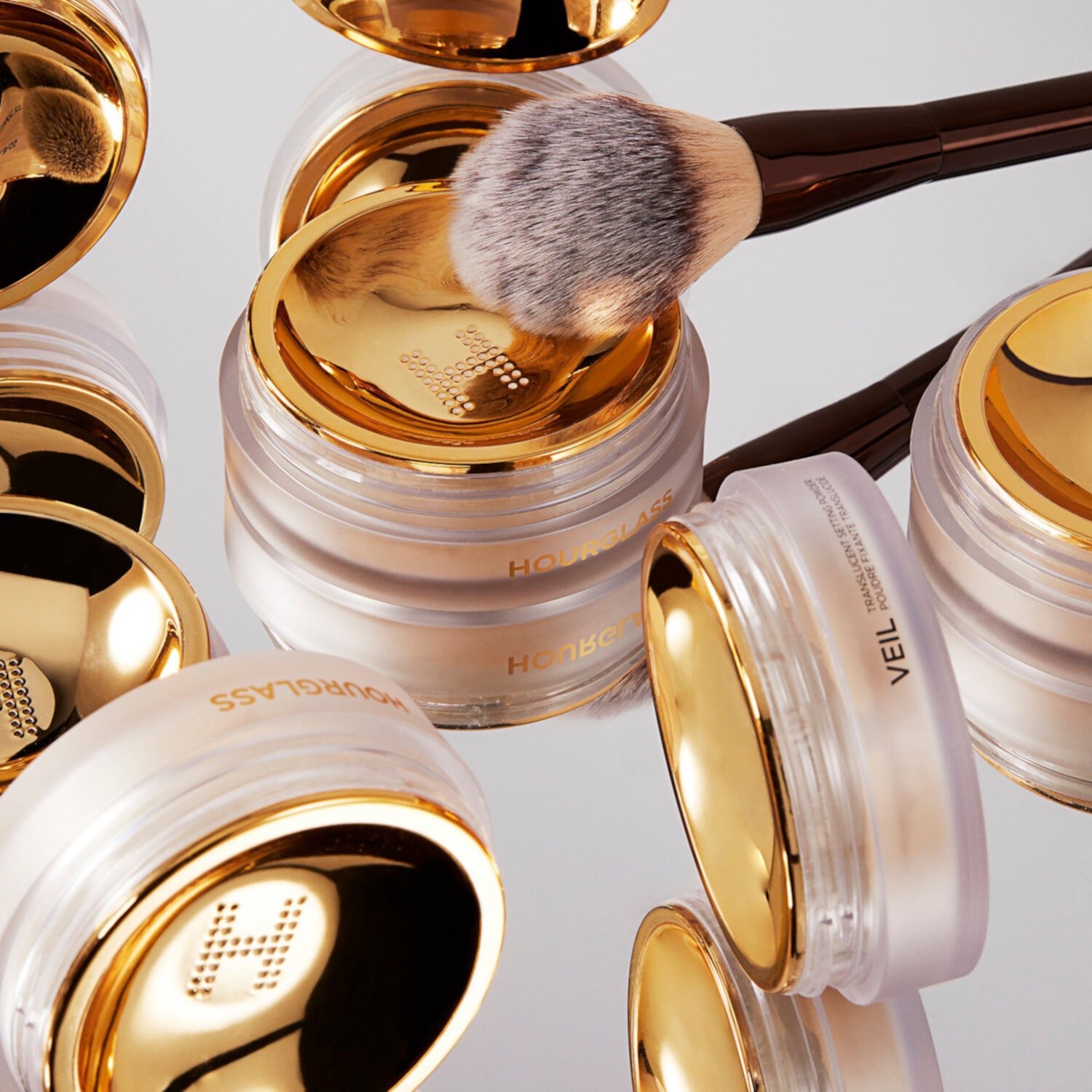 HOURGLASS  Двусторонняя кисть для пудры VEIL™ POWDER BRUSH 5