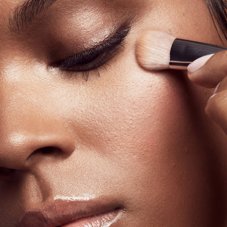 Кисть Fenty Beauty Precision concealer brush  180 3