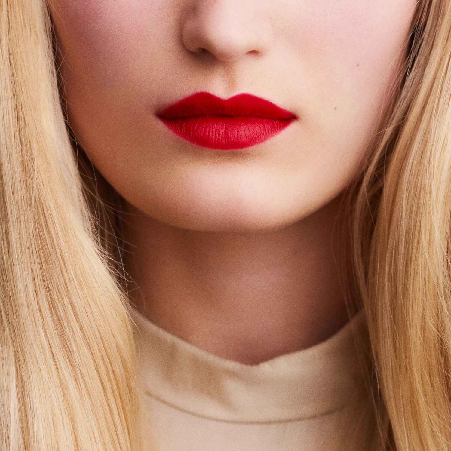 HERMES Матовая губная помада Hermès Rouge Matte 3,5 г, тон 64 Rouge Casaque 4