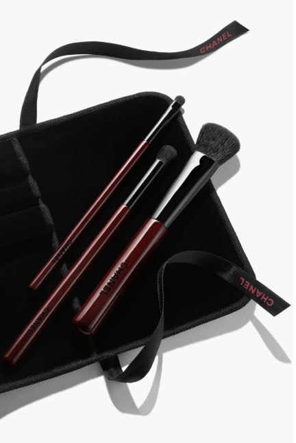 CHANEL Набор кистей LES PINCEAUX ROUGE NOIR Limited Edition 2