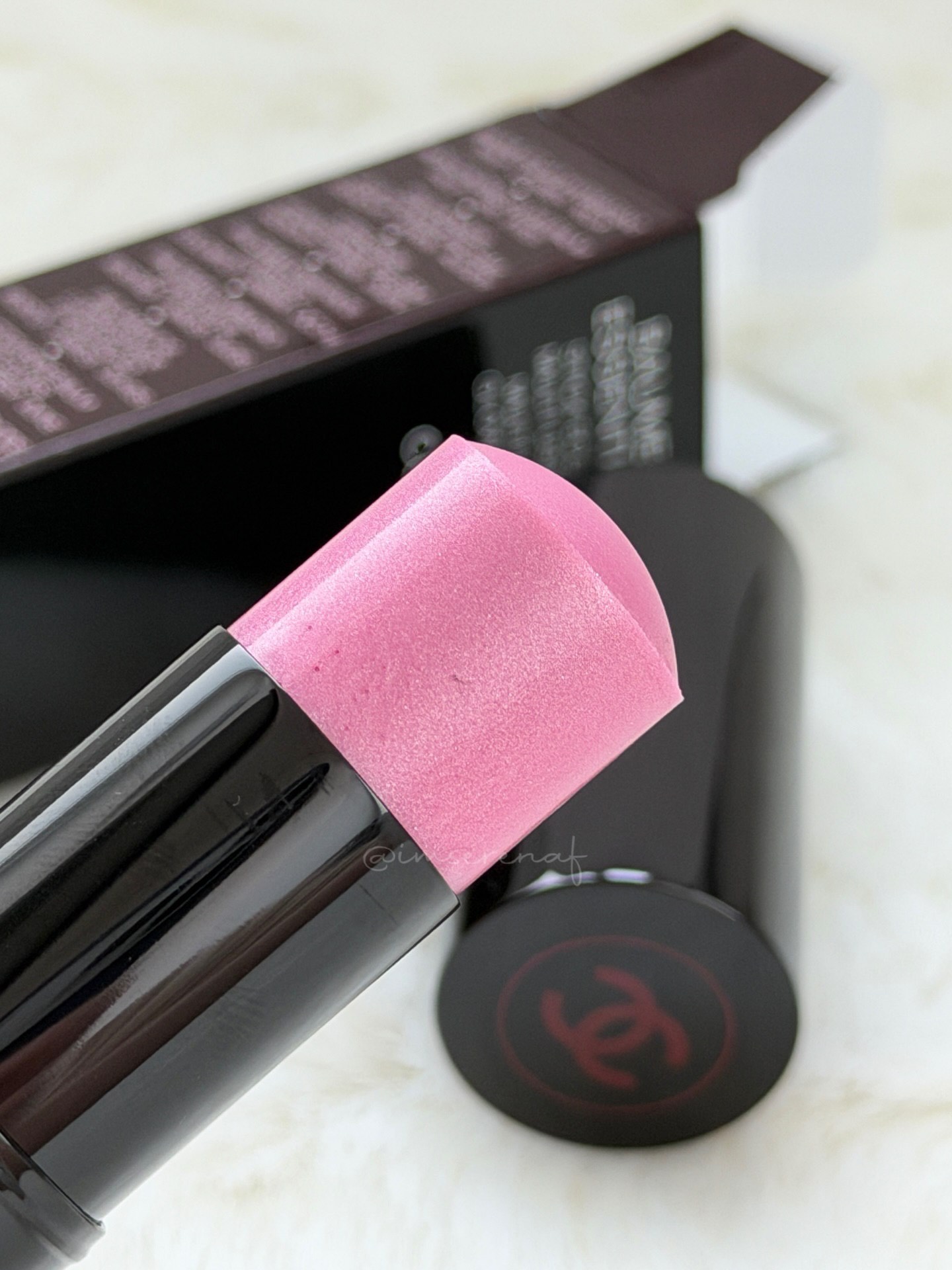 CHANEL BAUME ESSENTIEL ROUGE NOIR СТИК-ХАЙЛАЙТЕР ДЛЯ ЛИЦА, ГУБ И ГЛАЗ (оттенок CUTE), 8 г 8