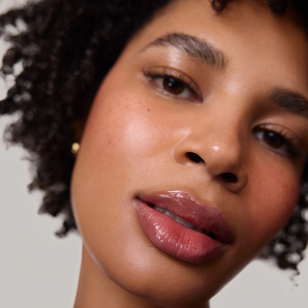 MERIT Shade Slick Sheen Tinted Lip Oil в оттенке Twin Set, масло для губ, 7 мл 4