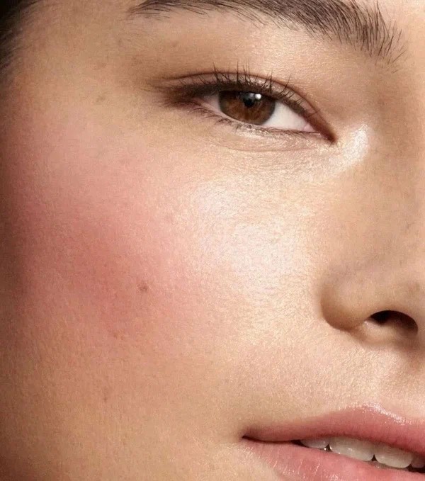 Westman Atelier румяна для лица Petite Baby Cheeks Blush Stick  2,5g.  Petal 4