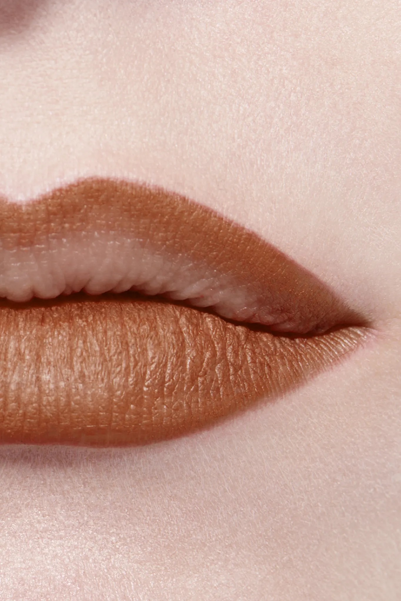 Chanel Карандаш для губ LE CRAYON À LÈVRES Long-lasting lip pencil, 202 BEIGE CAMEL 5