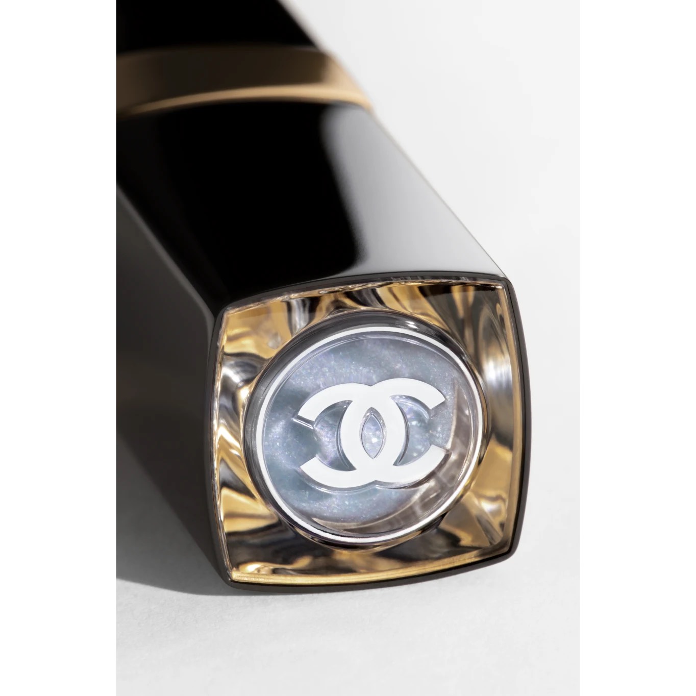 Chanel Rouge Coco Flash Denim Collection Увлажняющая помада - в оттенке 284 Baby Blue. Лимитированная версия 2026 3
