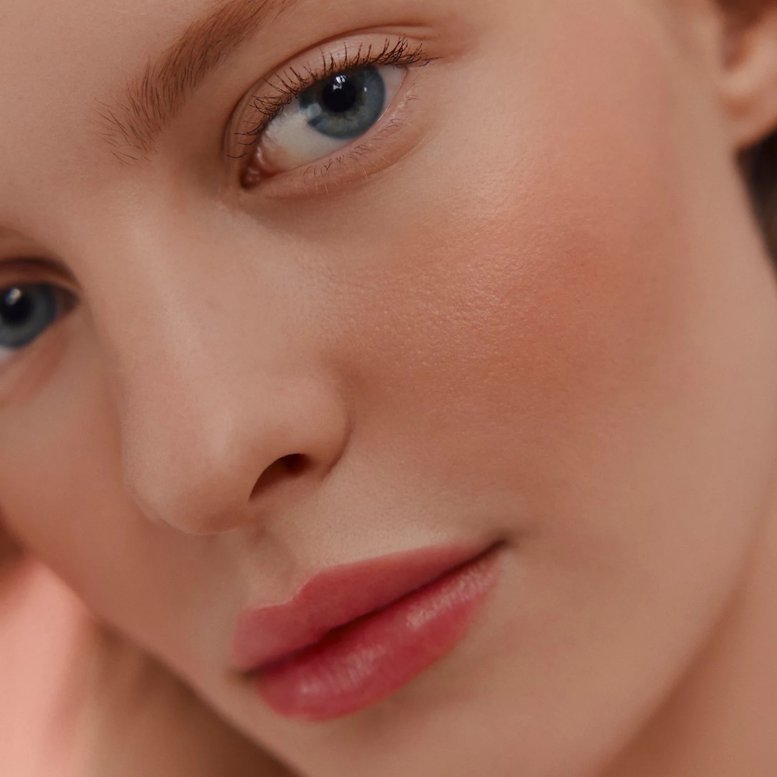 ROSE HERMÈS Silky Шелковые румяна blush powder, 47 Rose Ambré 4