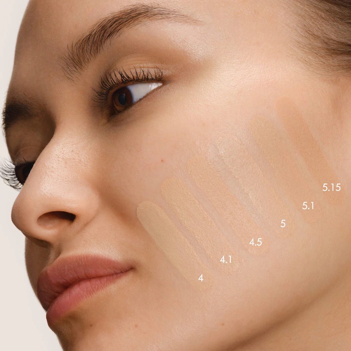Armani Beauty Сатиновая основа для лица с естественным сиянием, Luminous Silk Natural Glow Blurring Liquid Foundation, 4 light 4